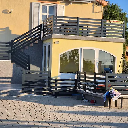 Apartment Lana *